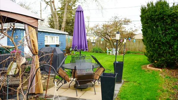 $349,900 | 806 South Oak Street, West Chicago, IL 60185