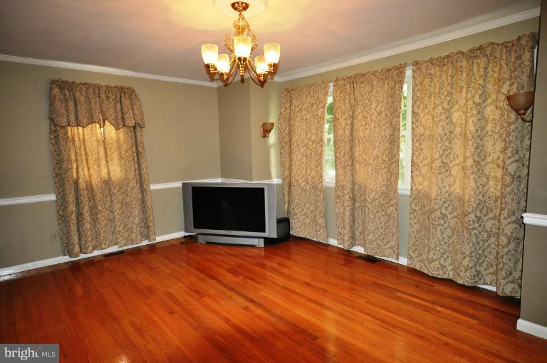 1320 Terry Way Fallston, MD 21047 - Photo 19 of 21 Living Room