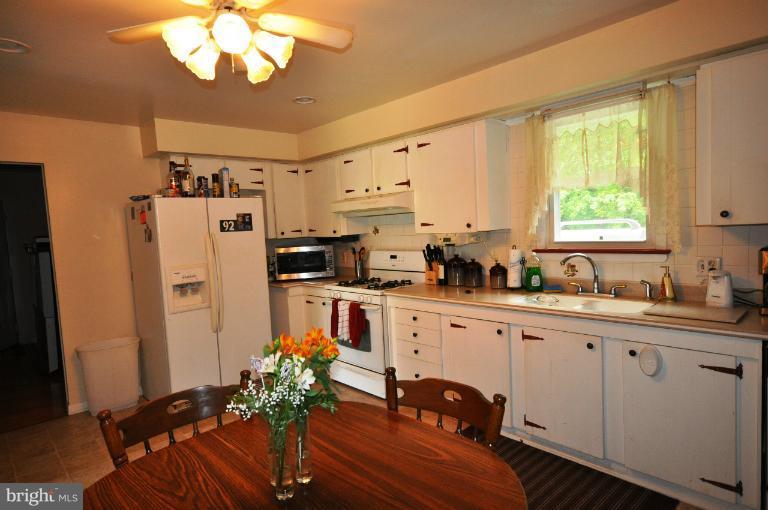 1320 Terry Way Fallston, MD 21047 - Photo 7 of 21 Kitchen