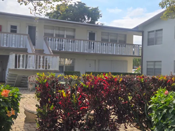 $1,250 | 17 Cambridge A, West Palm Beach, FL 33417