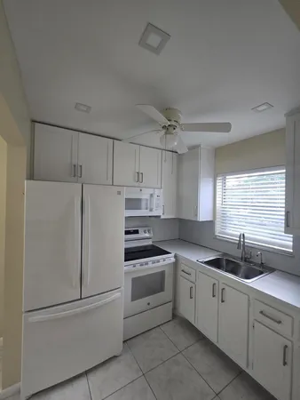 $1,250 | 17 Cambridge A, West Palm Beach, FL 33417
