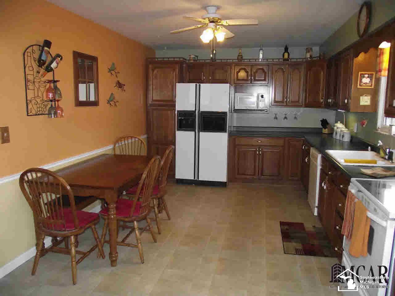 4830 Smith Road Ottawa Lake, MI 49267 - Photo 13 of 24 21409287-12.JPG