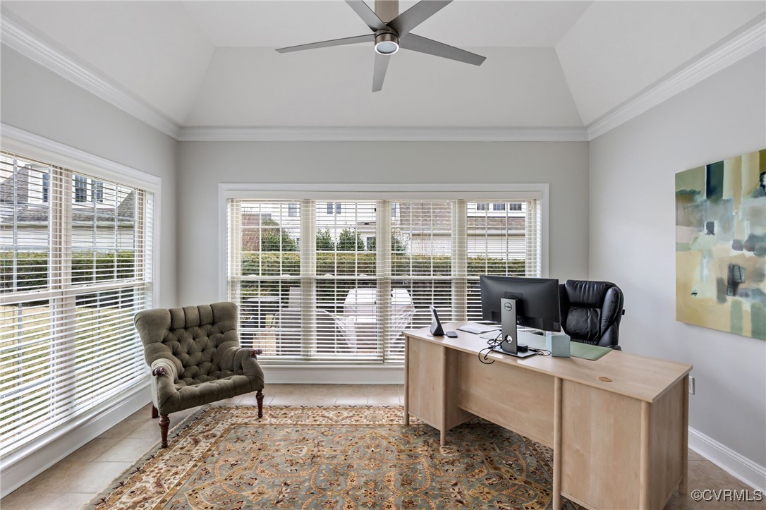 5060 Park Commons Loop Glen Allen, VA 23059 - Photo 20 of 38 a living room with furniture and a window