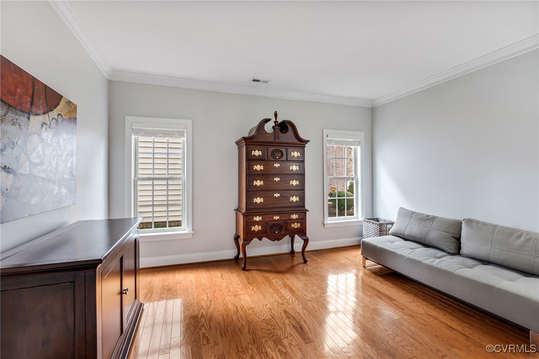 5060 Park Commons Loop Glen Allen, VA 23059 - Photo 26 of 38 a living room with furniture and wooden floor