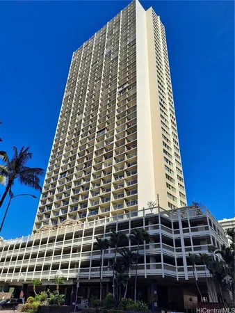 $1,980 | 445 Seaside Avenue, Unit 1011, Honolulu, HI 96815