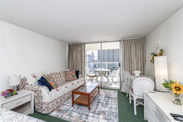 $1,980 | 445 Seaside Avenue, Unit 1011, Honolulu, HI 96815