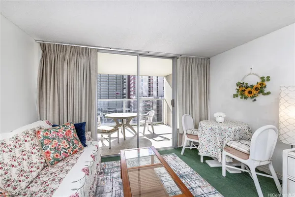 $1,980 | 445 Seaside Avenue, Unit 1011, Honolulu, HI 96815