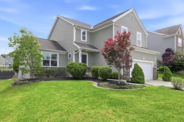 $389,888 | 565 Rolling Acre Drive, Lithopolis, OH 43136