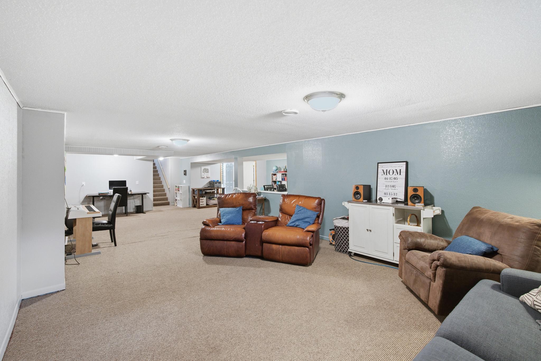 403 9th Avenue Southwest Wells, MN 56097 - Photo 4 of 50 Gallery Image 4