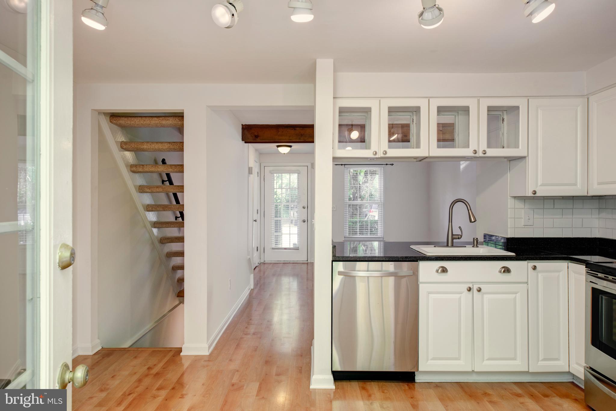 1929 Belmont Ridge Court Reston, VA 20191 - Photo 7 of 28