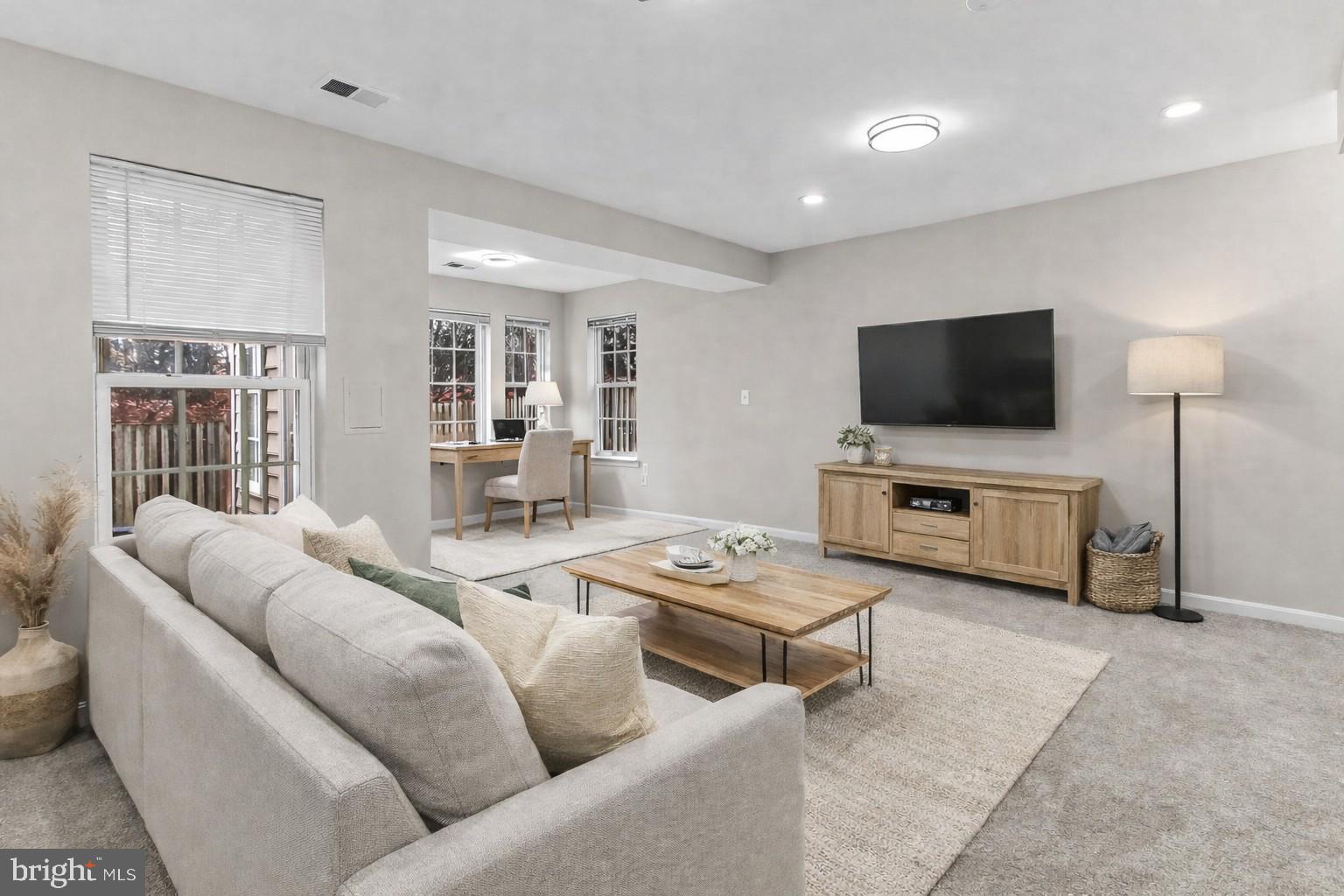 9725 Cheshire Ridge Circle Manassas, VA 20110 - Photo 12 of 63