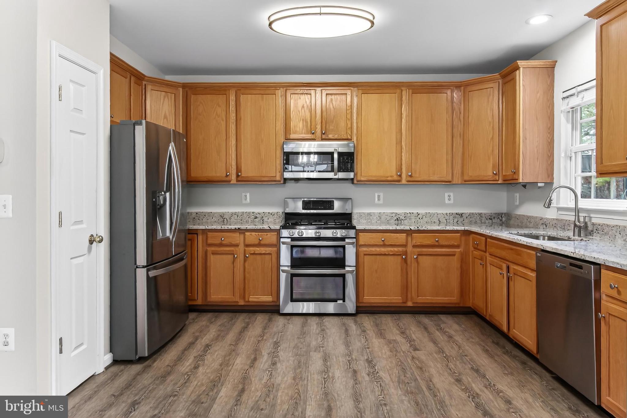 9725 Cheshire Ridge Circle Manassas, VA 20110 - Photo 4 of 63