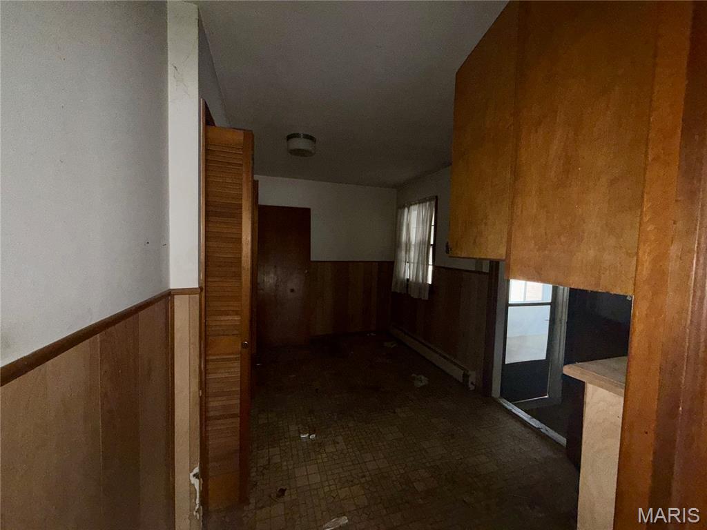 601 Roe Lane Macon, MO 63552 - Photo 6 of 10