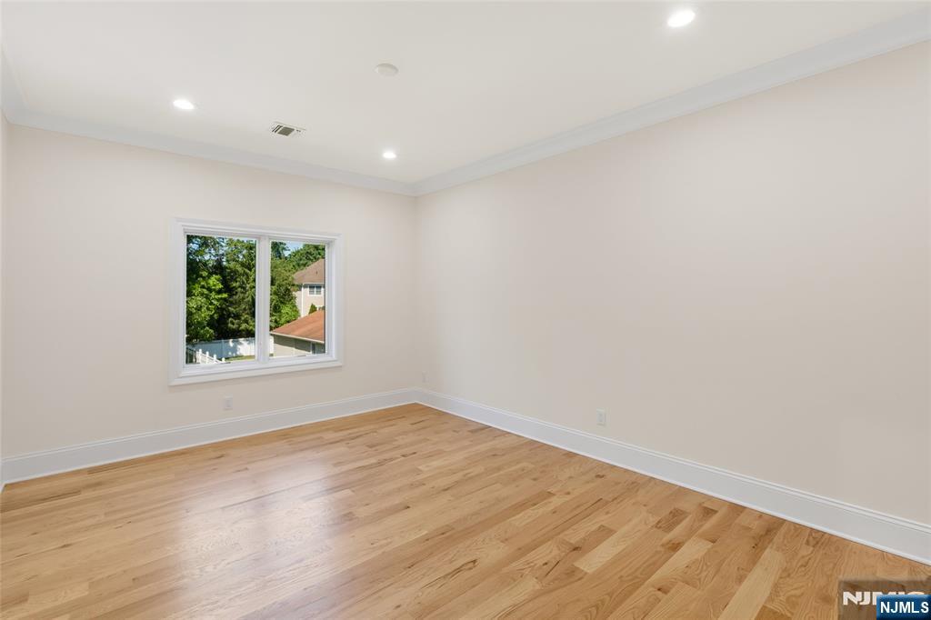 13 Harding Place Livingston, NJ 07039 - Photo 28 of 50
