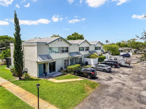 $1,900 | 3001 Northwest 4th Terrace, Unit 162, Pompano Beach, FL 33064
