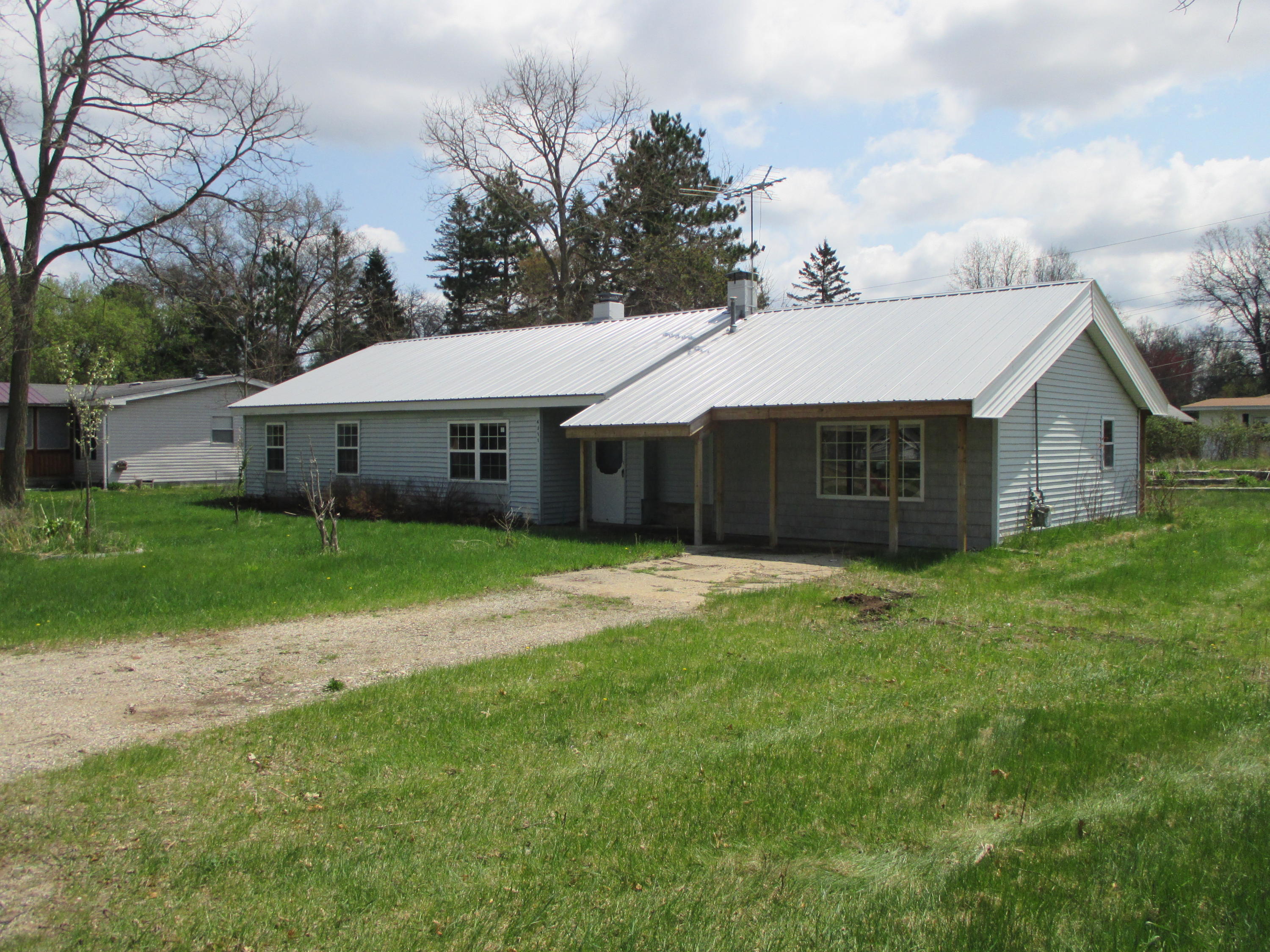 6311 Karen Road Grayling, MI 49738 - Photo 5 of 28 Gallery Image 5