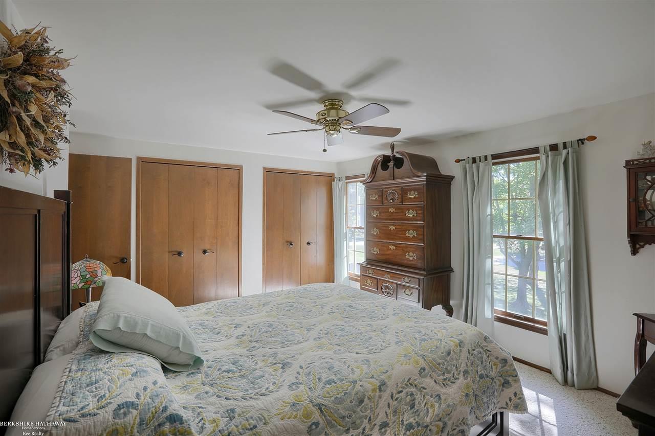 6221 Robin Hill Road Washington, MI 48094 - Photo 19 of 32 50019139-18.JPG