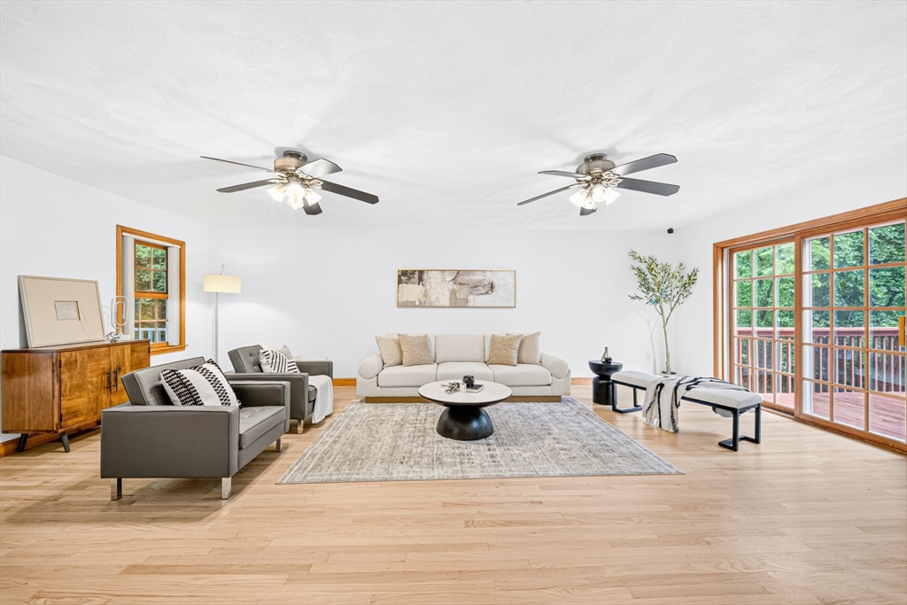 35 Brentwood Road Woburn, MA 01801 - Photo 5 of 42