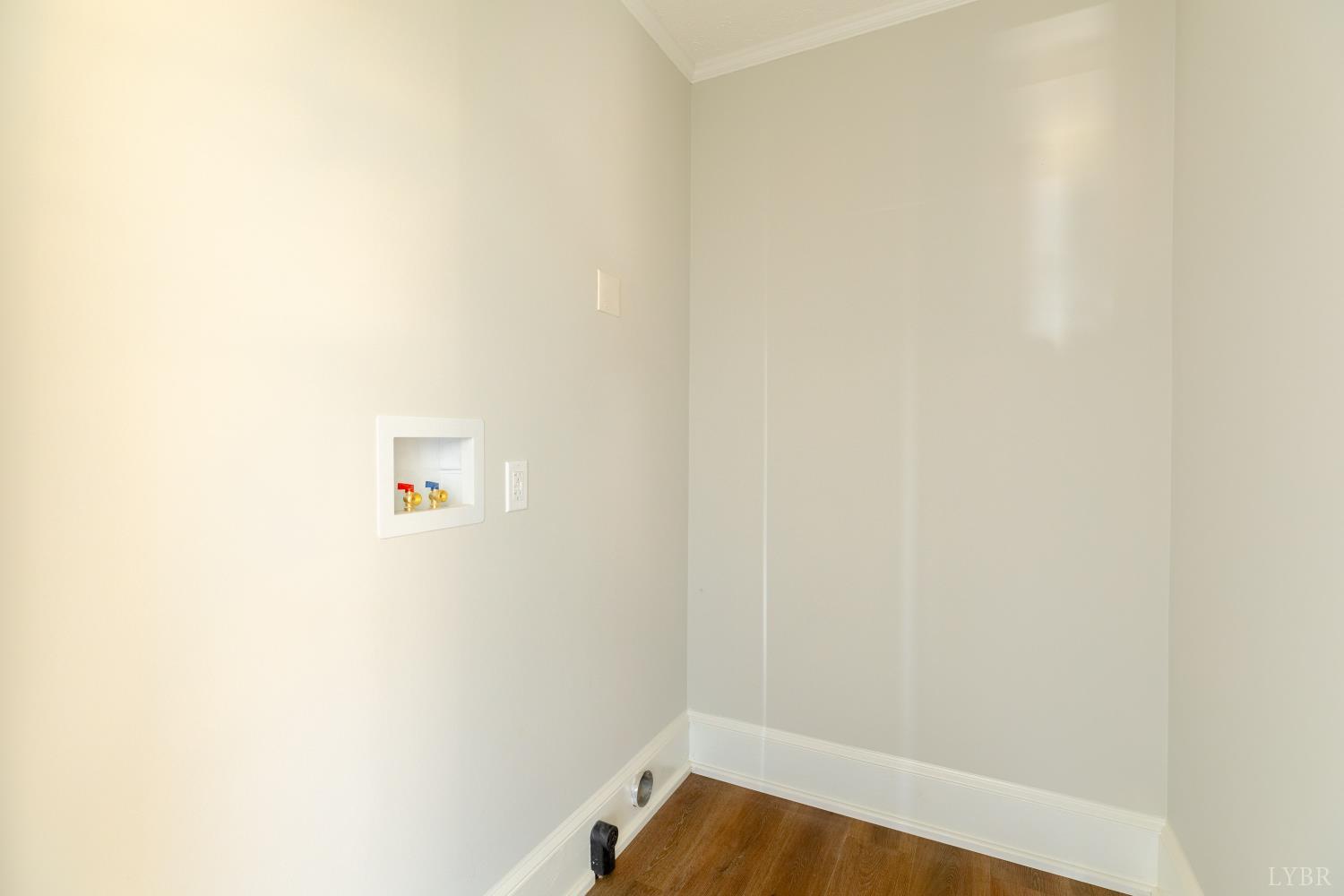 211 Cook Avenue Brookneal, VA 24528 - Photo 20 of 50 a small space with a bench