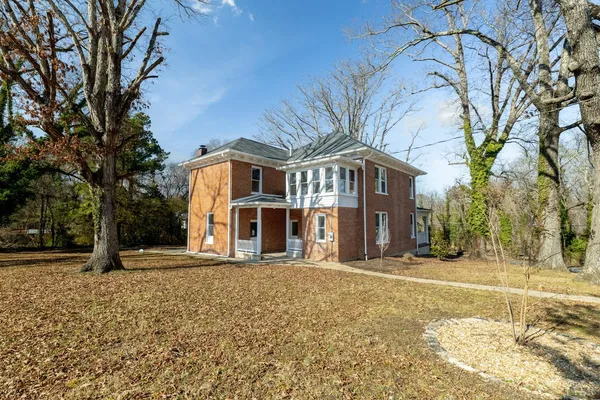 $359,900 | 211 Cook Avenue, Brookneal, VA 24528