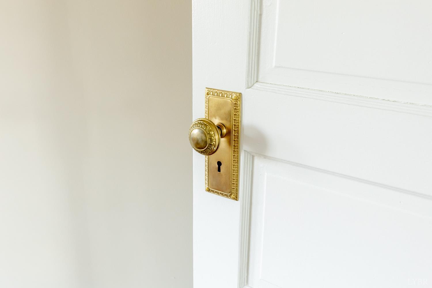 211 Cook Avenue Brookneal, VA 24528 - Photo 7 of 50 a bathroom with a mirror