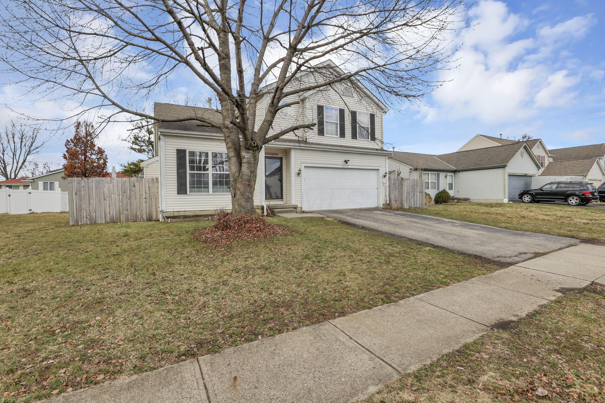 2002 Margo Road Columbus, OH 43229 - Photo 2 of 28 2-web-or-mls-0N4A8298