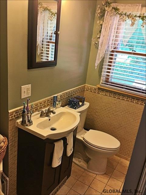 1808 Devendorf Road Rotterdam, NY 12303 - Photo 12 of 20 Photo 12