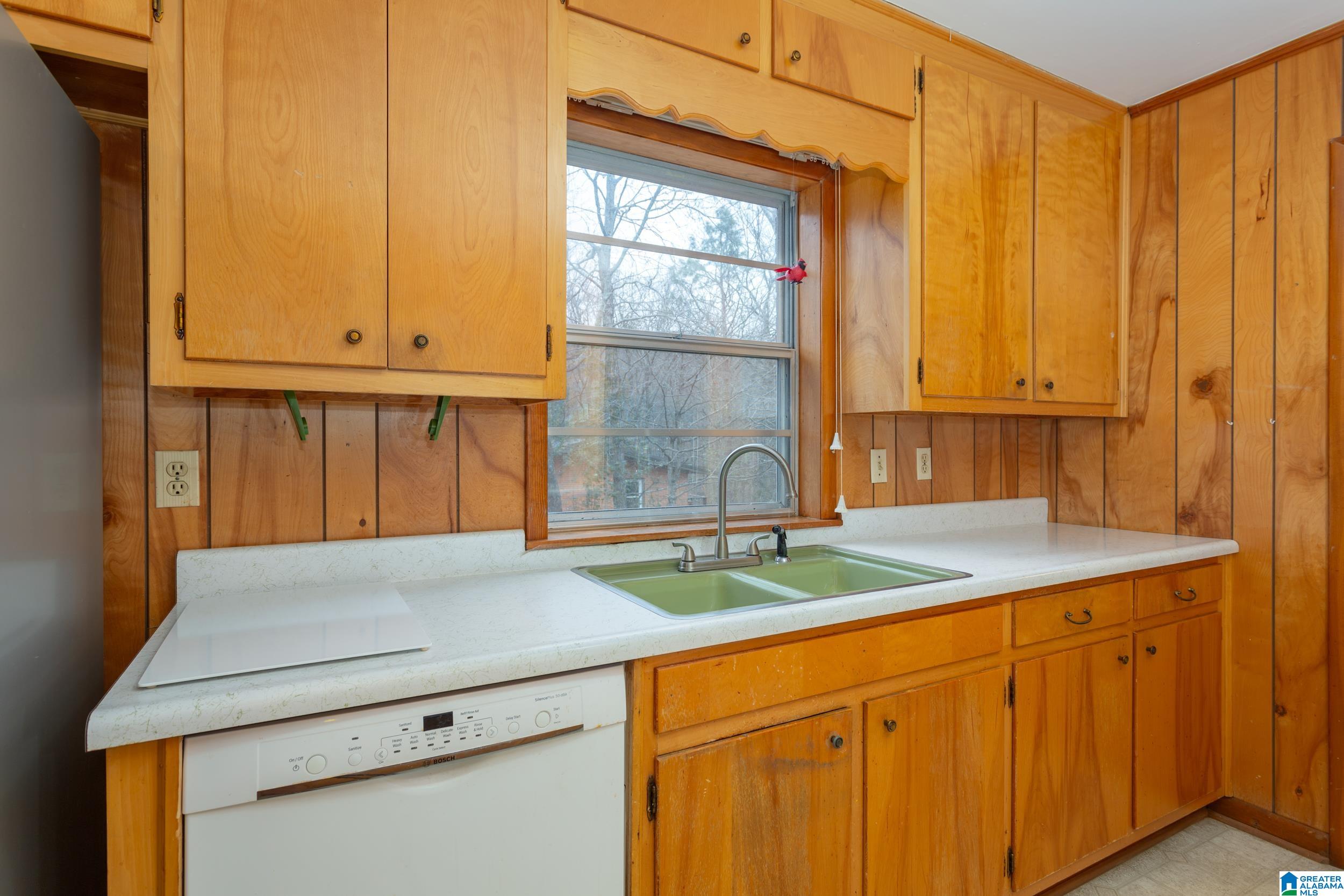 505 Crestview Road Anniston, AL 36207 - Photo 9 of 38