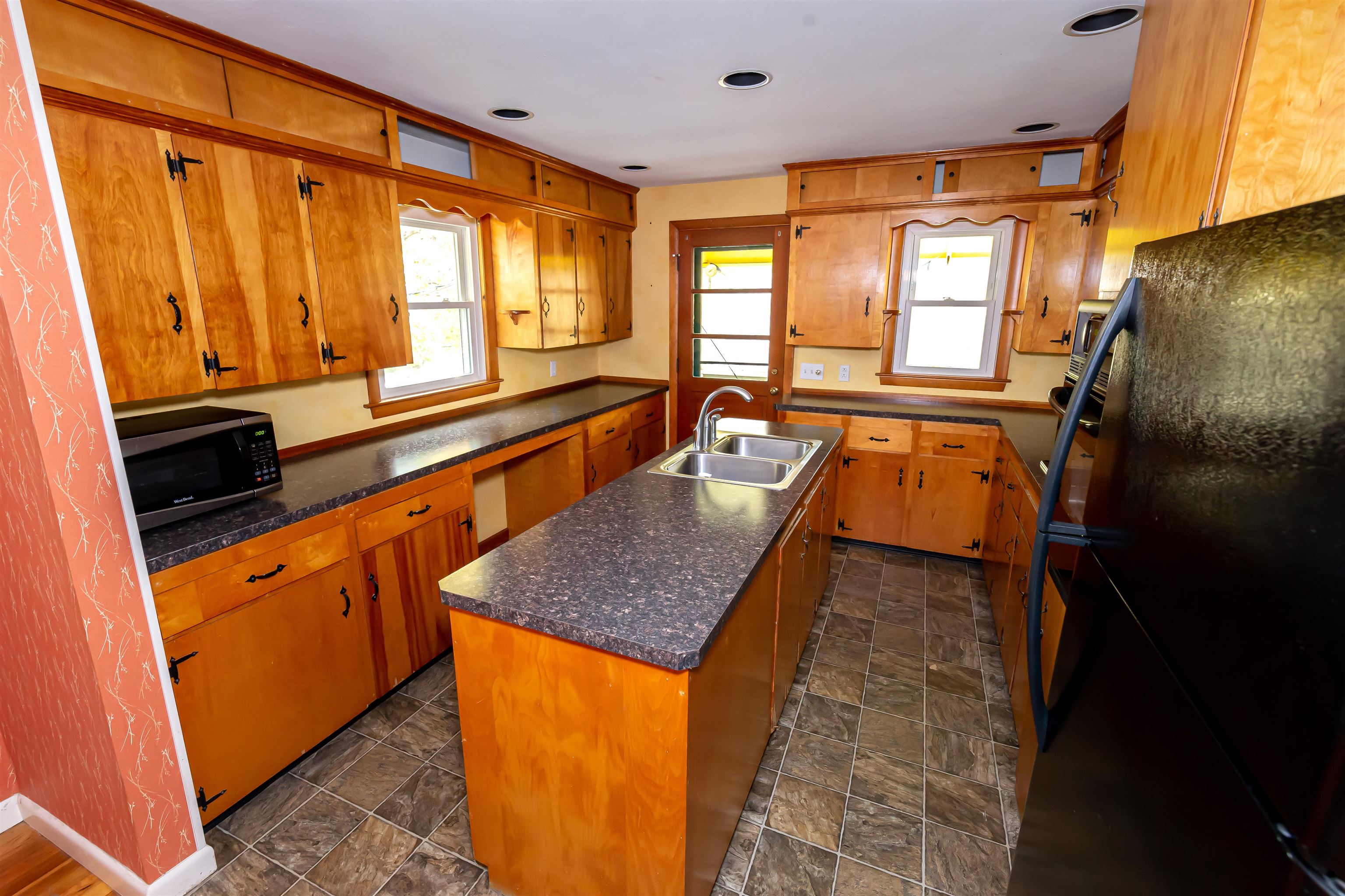 45 Country Club Road Hopkinton, NH 03229 - Photo 3 of 31