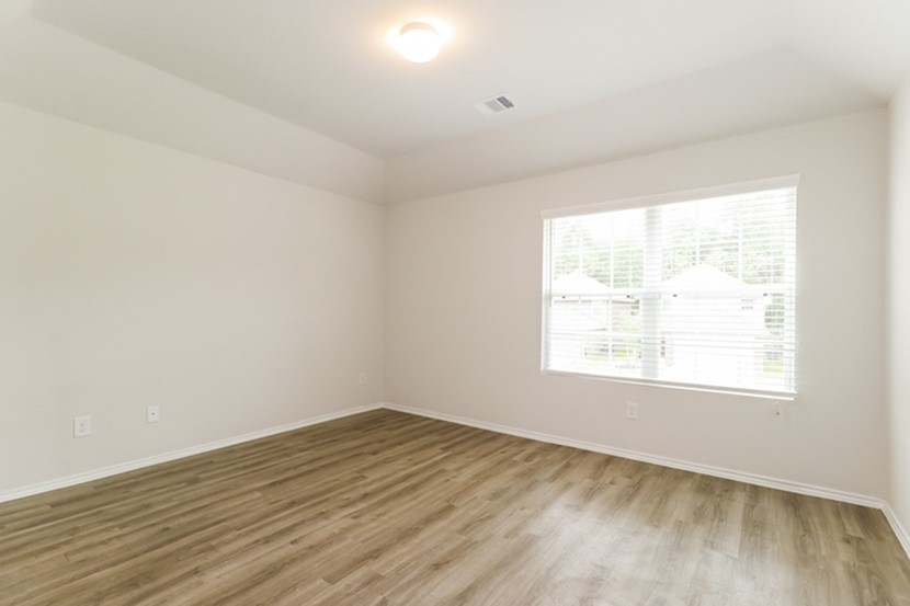 2743 Madison Court Conroe, TX 77304 - Photo 12 of 15 Photos may be representative of the floor plan and not the exact home. Finishes, layout, and features of the actual property for lease may vary.