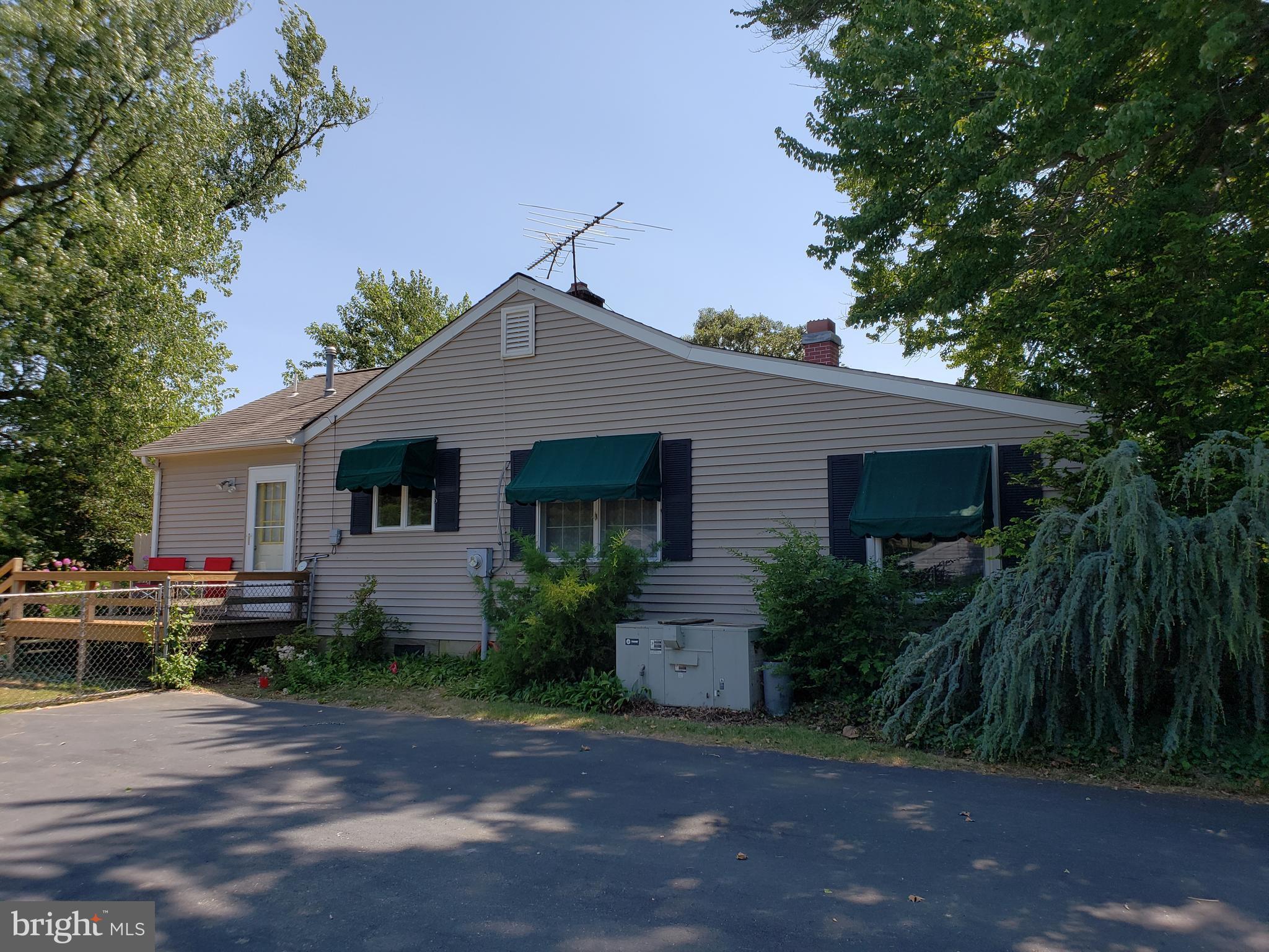 62 Bluff Road Earleville, MD 21919 - Photo 20 of 22 Left Side / Driveway