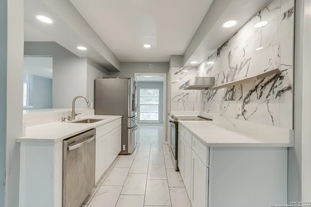 $1,950 | 3551 Rock Creek Run Street, San Antonio, TX 78230