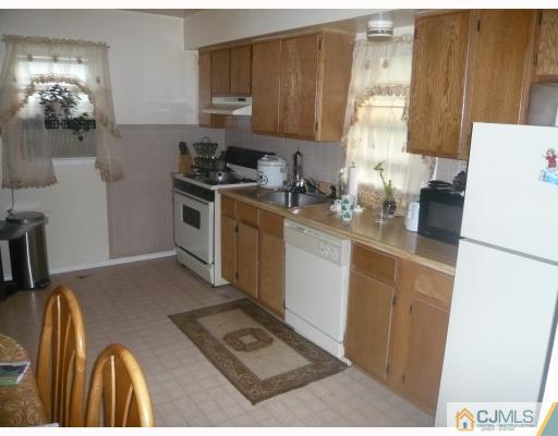 147 Rutherford Avenue Woodbridge, NJ 07095 - Photo 3 of 7 Gallery Image 3