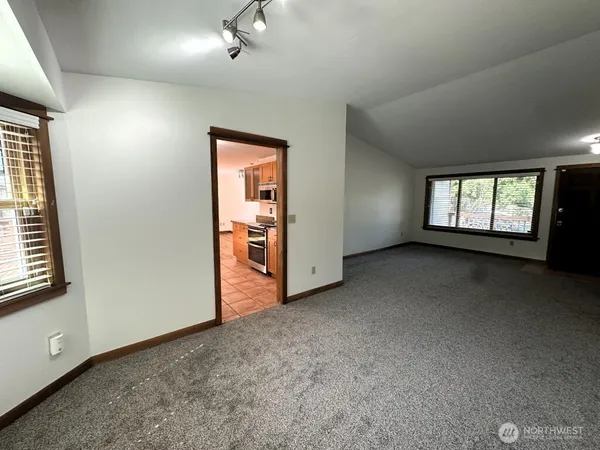$3,100 | 22467 Northeast 18th Street, Sammamish, WA 98074