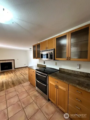 $3,300 | 22467 Northeast 18th Street, Sammamish, WA 98074