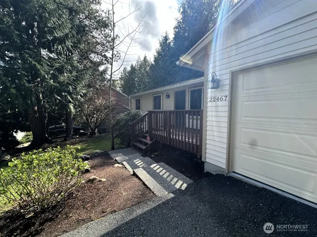$3,300 | 22467 Northeast 18th Street, Sammamish, WA 98074