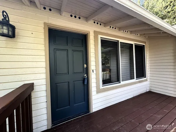 $3,100 | 22467 Northeast 18th Street, Sammamish, WA 98074