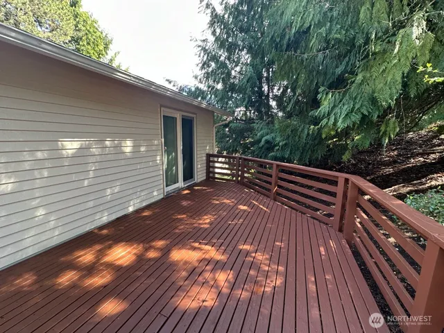 $3,300 | 22467 Northeast 18th Street, Sammamish, WA 98074