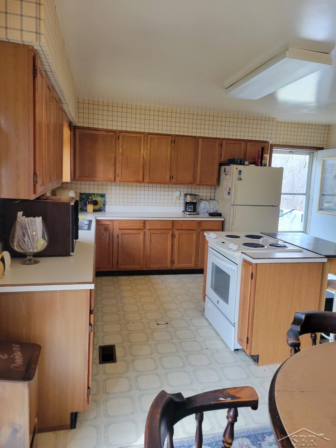 6760 South Fordney Road St. Charles, MI 48655 - Photo 6 of 15 50105937-5.JPG