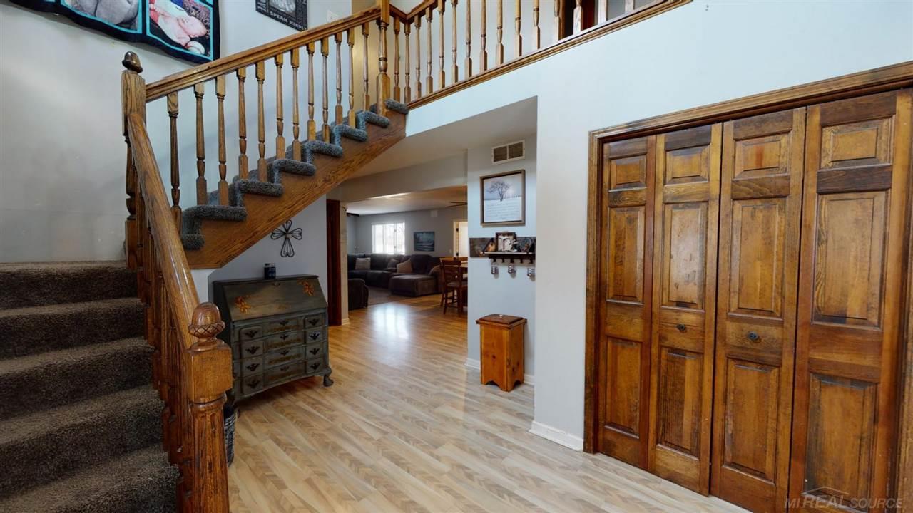 10457 Wayne Road Livonia, MI 48150 - Photo 5 of 34 50068233-4.JPG