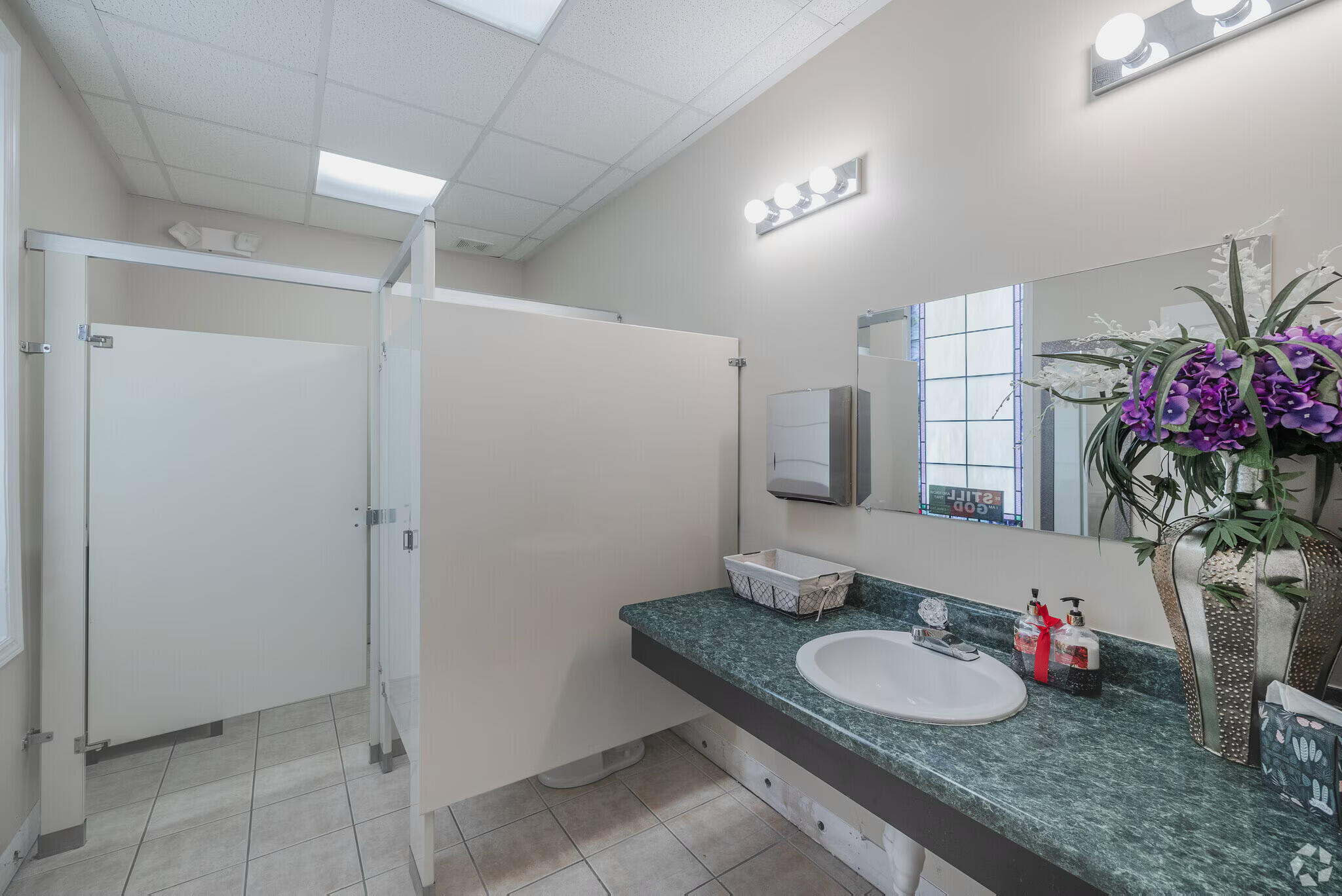 835 Magnolia Road Charleston, SC 29407 - Photo 13 of 20 835-Magnolia-Rd-Charleston-SC-Building-P