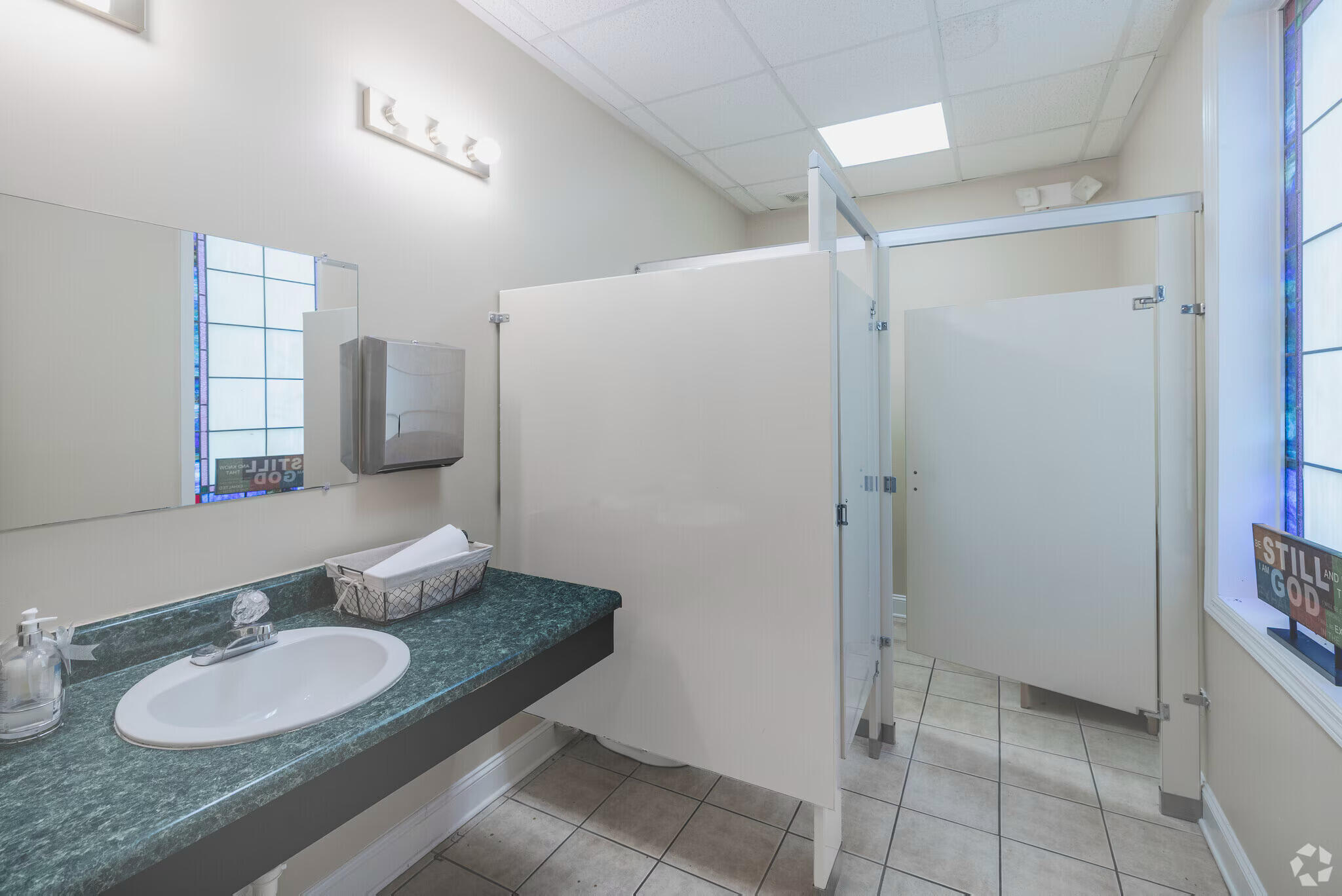 835 Magnolia Road Charleston, SC 29407 - Photo 14 of 20 835-Magnolia-Rd-Charleston-SC-Building-P