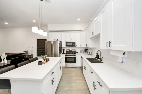 $2,350 | 4613 Ireland Street, Unit B, Houston, TX 77016