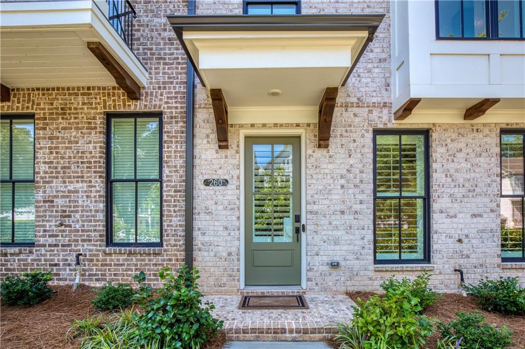 260 Briscoe Way Alpharetta, GA 30009 - Photo 4 of 72 Gallery Image 4