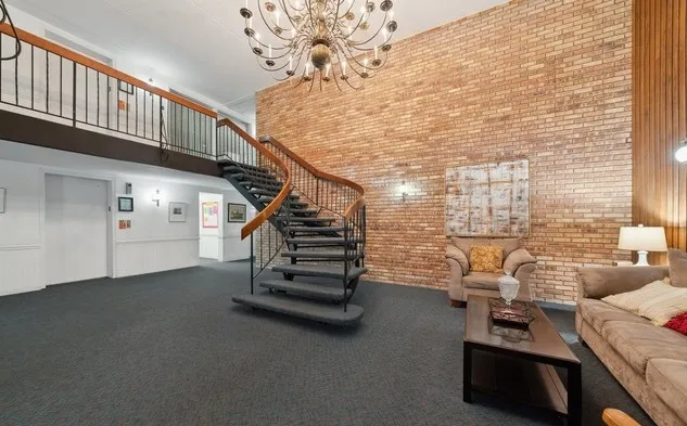 a view of livingroom with furniture