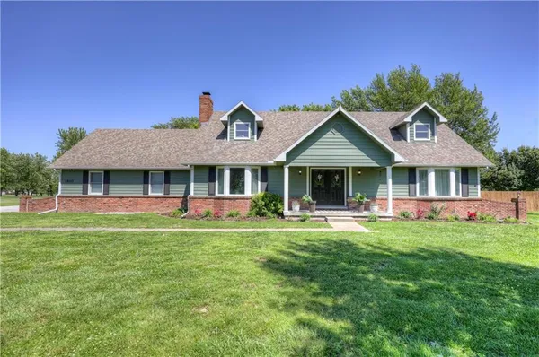 $350,000 | 1810 North Free King Highway, Pittsburg, KS 66762