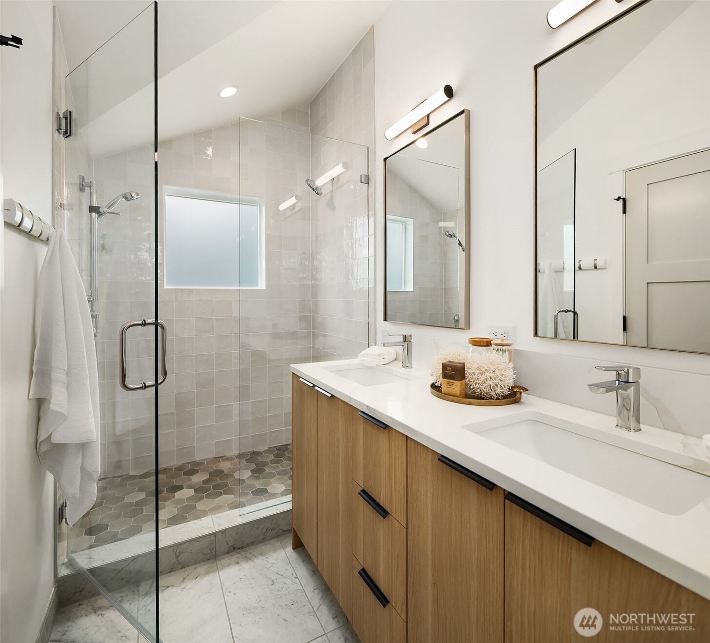 535 North 70th Street Seattle, WA 98103 - Photo 18 of 26
