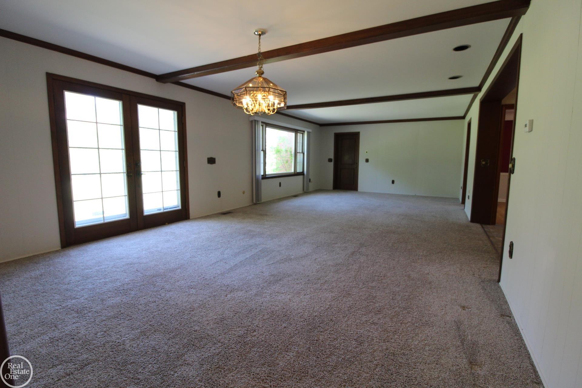 1320 Devonshire Road Grosse Pointe, MI 48230 - Photo 14 of 57 50112447-13.JPG