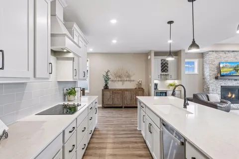 $650,000 | 2055 Oakpointe Drive, Waconia, MN 55387