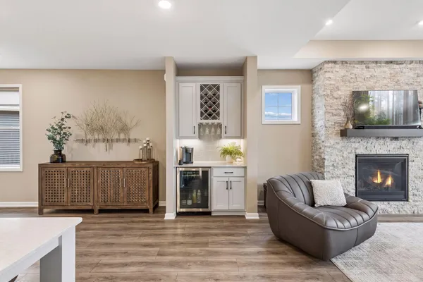 $625,000 | 2055 Oakpointe Drive, Waconia, MN 55387